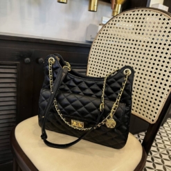 Túi Chanel Trám Khóa Xoay Da Mềm 3 Màu Trắng Đen Nâu